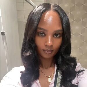 Meet your Posher, Rayna’s